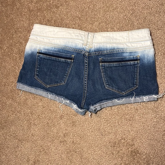 Shorty cut off shorts by Princess Vera Wang, 2 tone, size 9, EUC - Picture 6 of 6